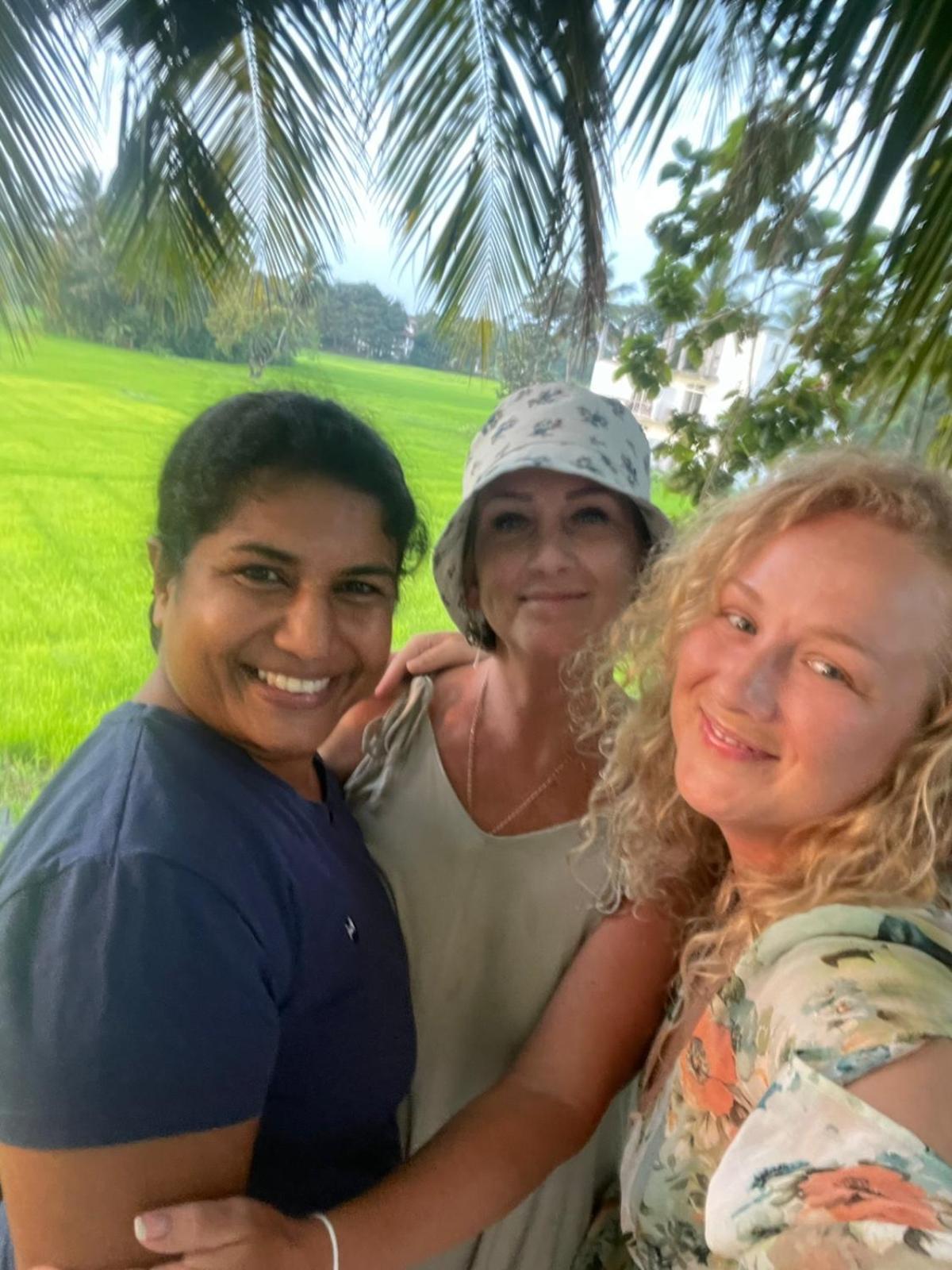 Man Guest Polonnaruwa Hotel Екстериор снимка