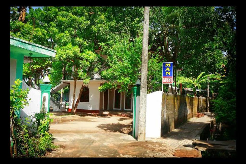 Man Guest Polonnaruwa Hotel Екстериор снимка