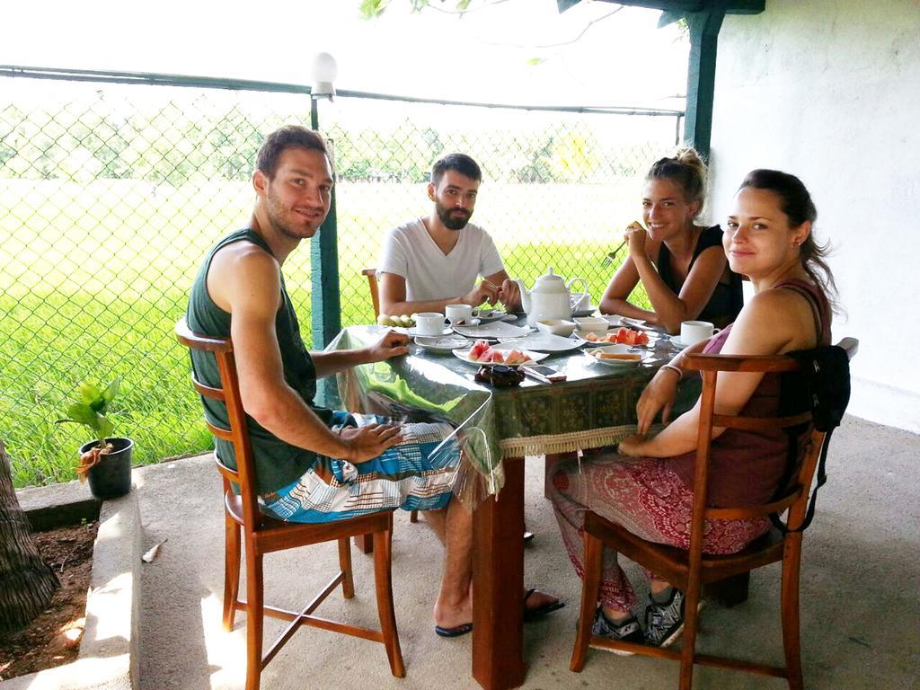 Man Guest Polonnaruwa Hotel Екстериор снимка